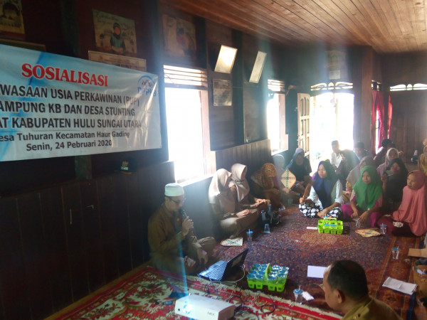 Sosialisasi Pendewassan Usia Perkawinan di kampung KB Desa Tuhuran