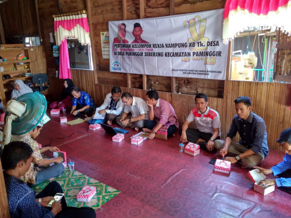 Pertemuan Kelompok Kerja Kampung KB Tk Desa Paminggir Seberang