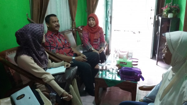 Kunjungan Kepala Bidang Adpin BKKBN Provinsi Kal-Sel untuk mengevaluasi Kampung KB 
