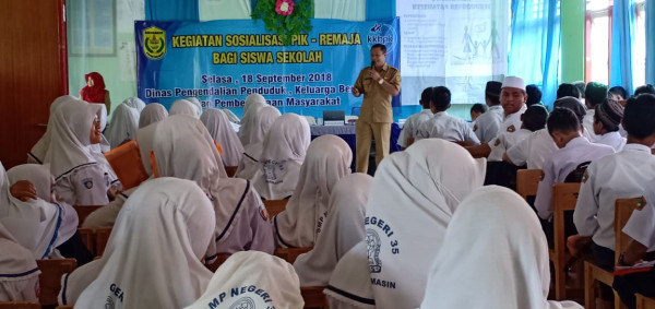 Kegiatan Sosialisasi PIK-Remaja bagi Siswa Sekolah SMPN 35 Banjarmasin