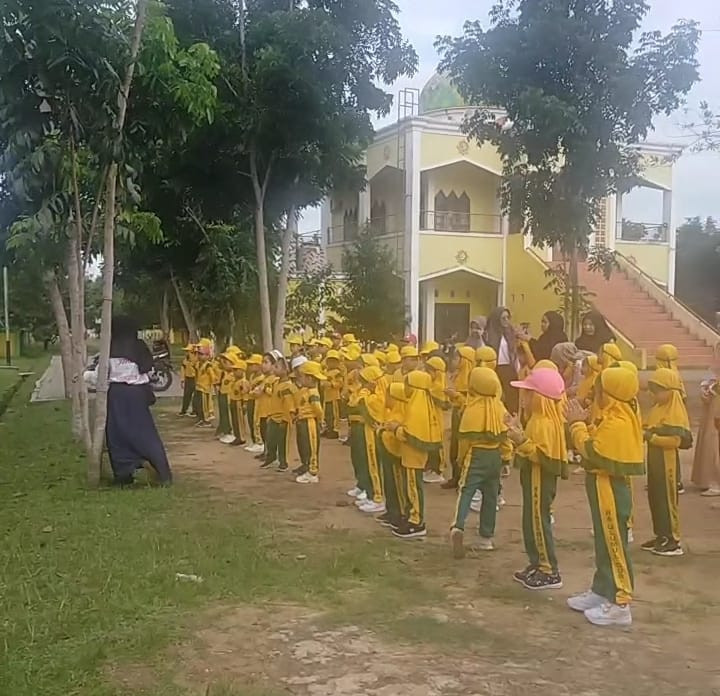 KEGIATAN SENAM PAGI ANAK ANAK PAUD RA ULUMUL QUR'AN AL MADANI