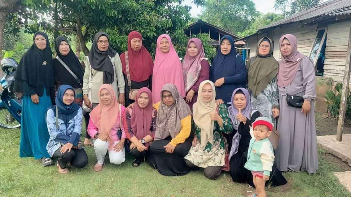 Pertemuan Rutin Pengurus Rw.005