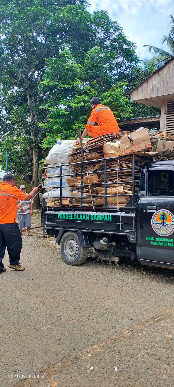 Persiapan Pengiriman Sampah ke DLH Kabupaten Paser