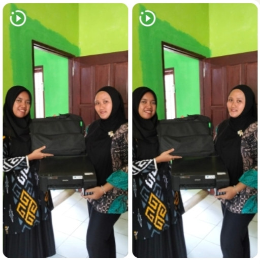 Pemberian bantuan leptop & printer untuk kampung KB