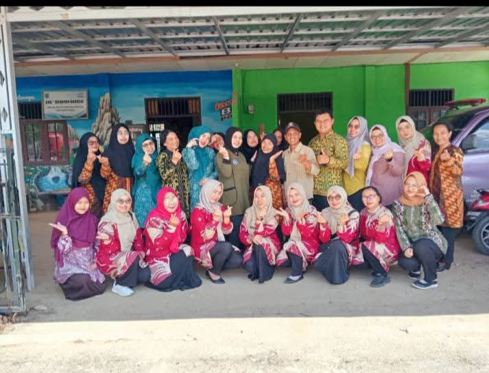 Kunjungan TP PKK Kabupaten dalam rangka penilaian Lomba PHBS