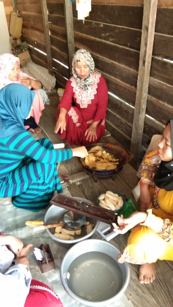 praktek pembuatan kripik pisang