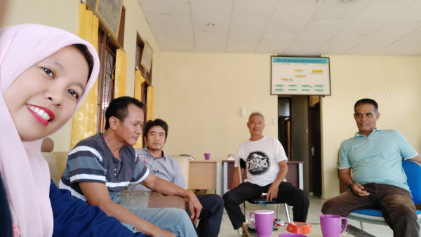 Rapat Keci-kecilan dengan ketua kampung KB dan Ketua BPD beserta anggota