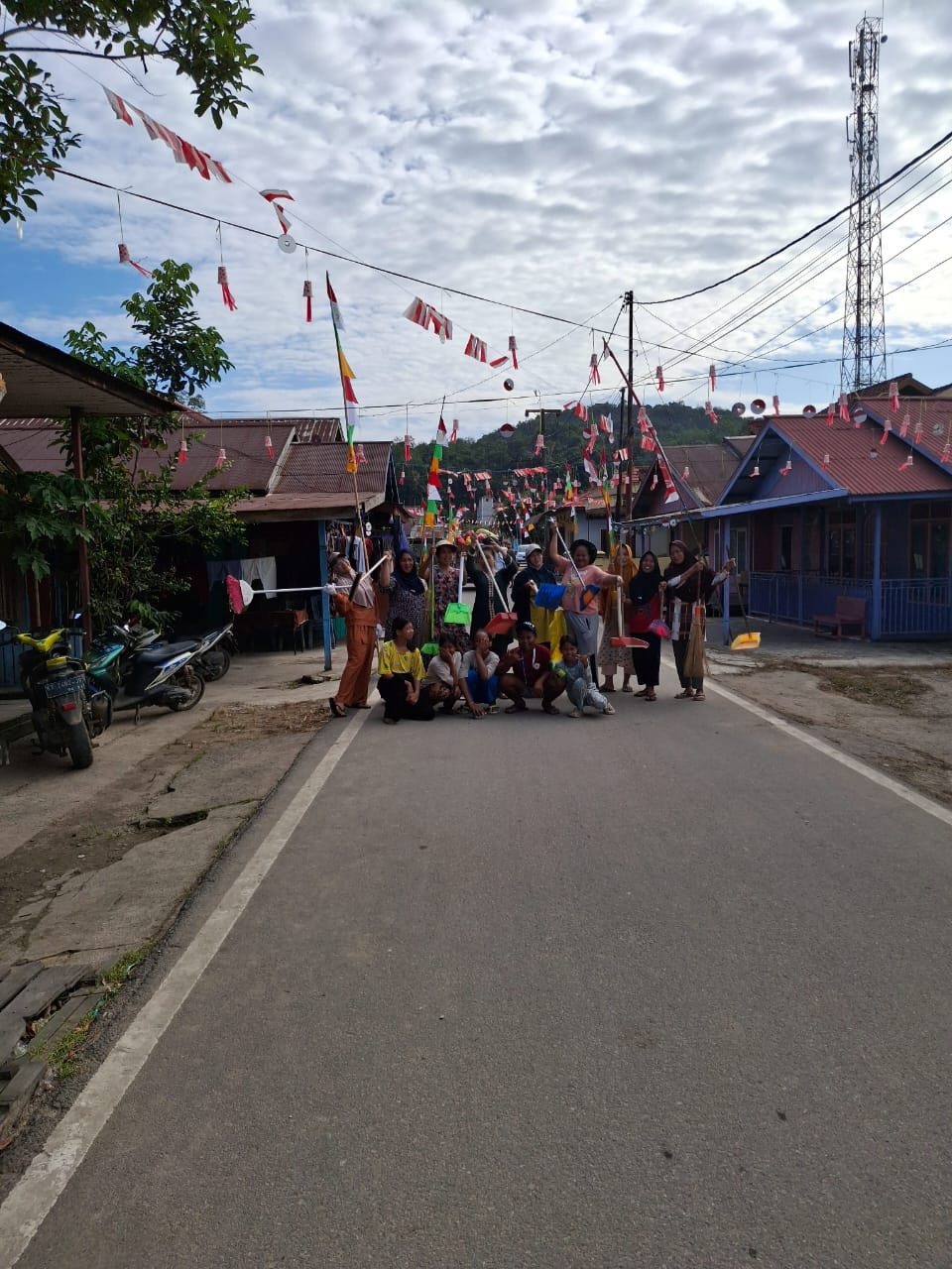 Gotong royang dalam ranka menyambut HUR RI ke- 79