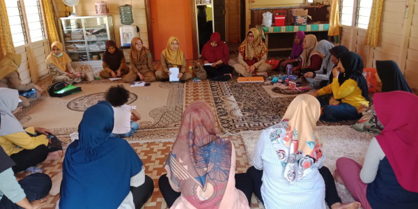 Rapat evaluasi lintas sektor kampung KB loa tebu