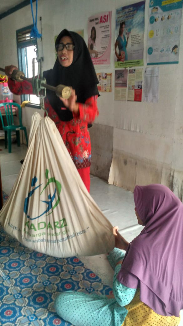 Kegiatan posyandu di kampung KB Muhuran Indah