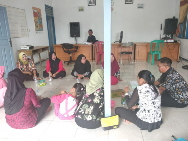 Rapat koordinasi dengan kader di KKB MUHURAN INDAH Desa Muhuran Kec.Kota Bangun Kab. KUKAR Prov. KALTIM dalam rangka pembetukan pengurus BKB,BKR dan BKL