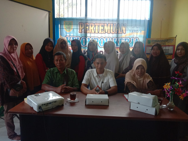 Pertemuan Kelompok Kerja Kampung KB Estining Manah