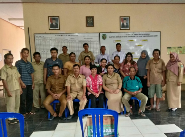 Narasumber dan peserta Forum Musyawarah Tingkat Desa