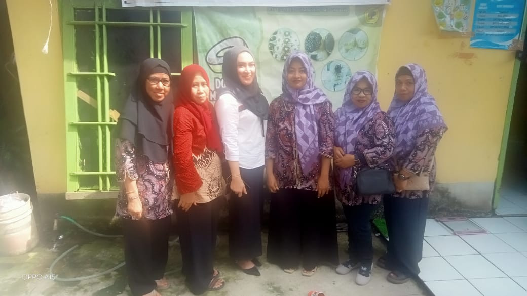 Kunjungan kasi kesra berserta staf dan mahasiswa Polnes ke pos yandu Tanjung di RT 17