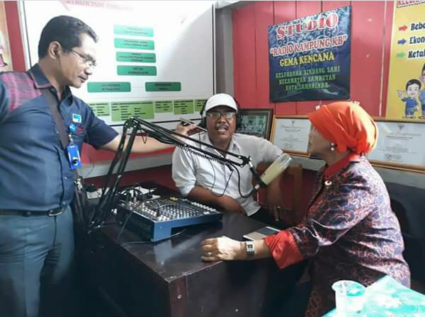 Foto Siaran Radio Kampung KB dalam rangka Penilaian Lomba LBS tk Nasional