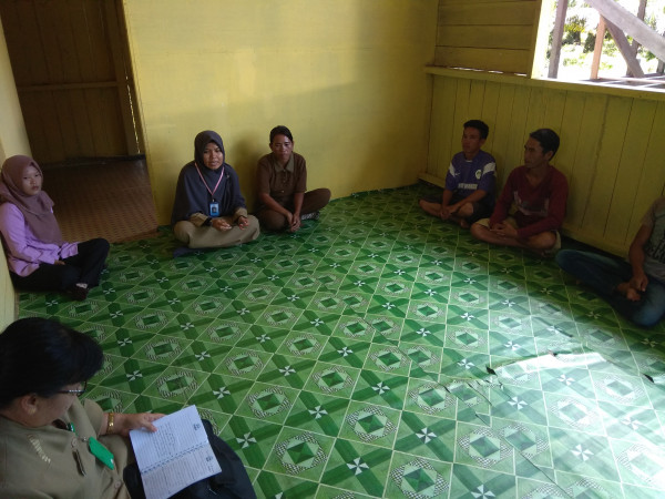 Pertemuan Orientasi dan Pembinaan BKB Ketahanan Keluarga Berbasis Kelompok Kegiatan Tribina di Kampung KB di Desa Tetaban