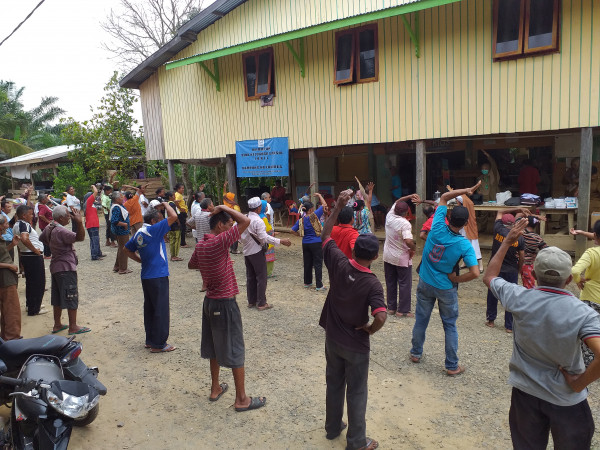 Senam Sehat lansia Bersama Pemerintah Desa dan Masyarakat di kampung KB Lourdes