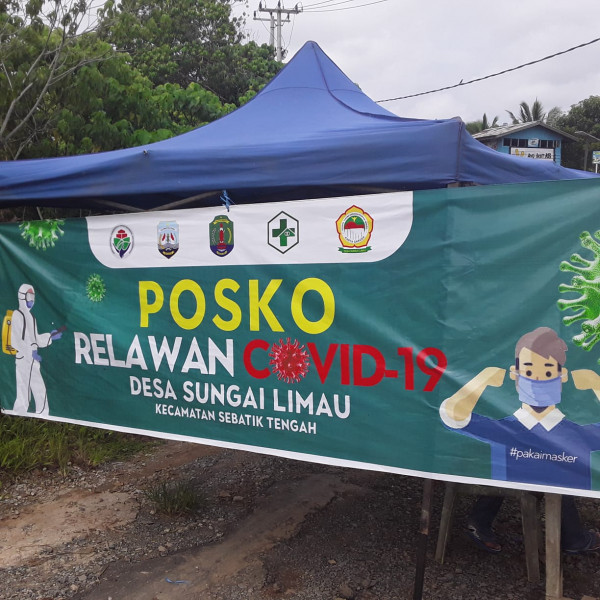 Tim Relawan dan Pokja Lawan Covid-19 melakukan aksi di Perbatasan Malaysia