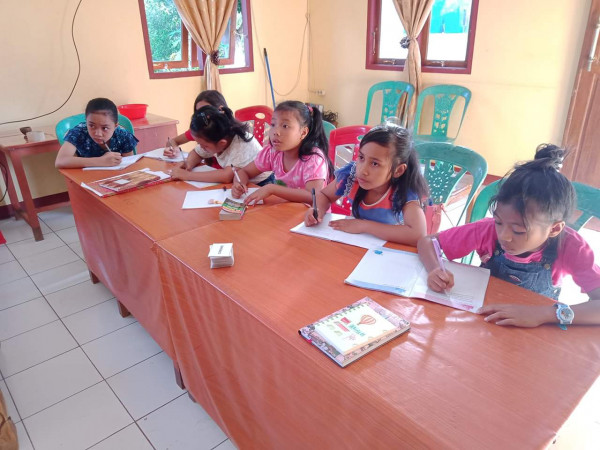 Kursus Bahasa Inggris bagi Anak Anak di Kampung KB Hesang