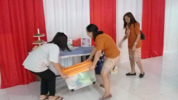 Persiapan lomba menu oleh masyarakat dan TP-PKK