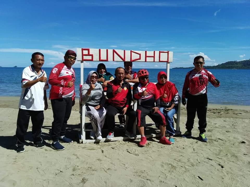 kunjungan pemerintah daerah di pantai bundho