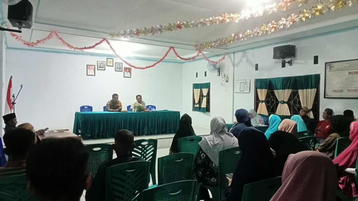 kegiatan penyerahan BLT