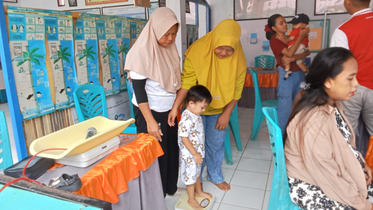 penimbangan berat anak