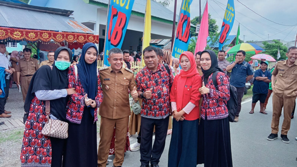 MELAKSANAKAN KEGIATAN DAPUR SEHAT ATASI STUNTING (DAHSYAT) DI KAMPUNG KB SANTINA