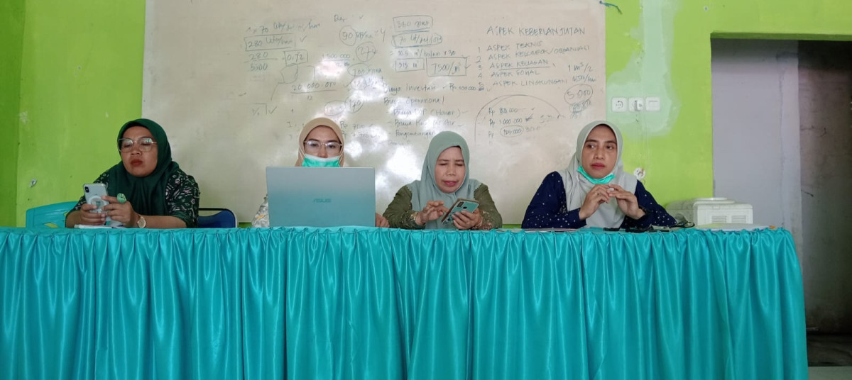 Melakukan Pembinaan kepada kader Posyandu dalam melakukan pengukuran dan penimbangan di posyandu