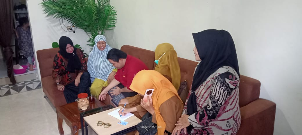 KUNJUNGAN KE RUMAH WARGA DISABILITAS