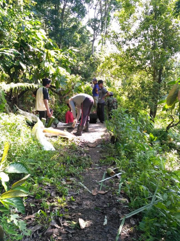 Kerja Bakti Dilingkungan Wilayah Kampung KB RT01 Dusun Honto