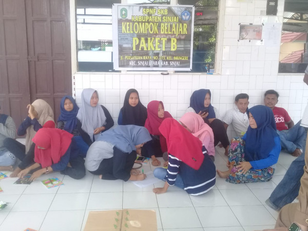 Sosialisasi kegiatan kelompok belajar paket B di masjid Nurul Bhyar kampung kb bahari