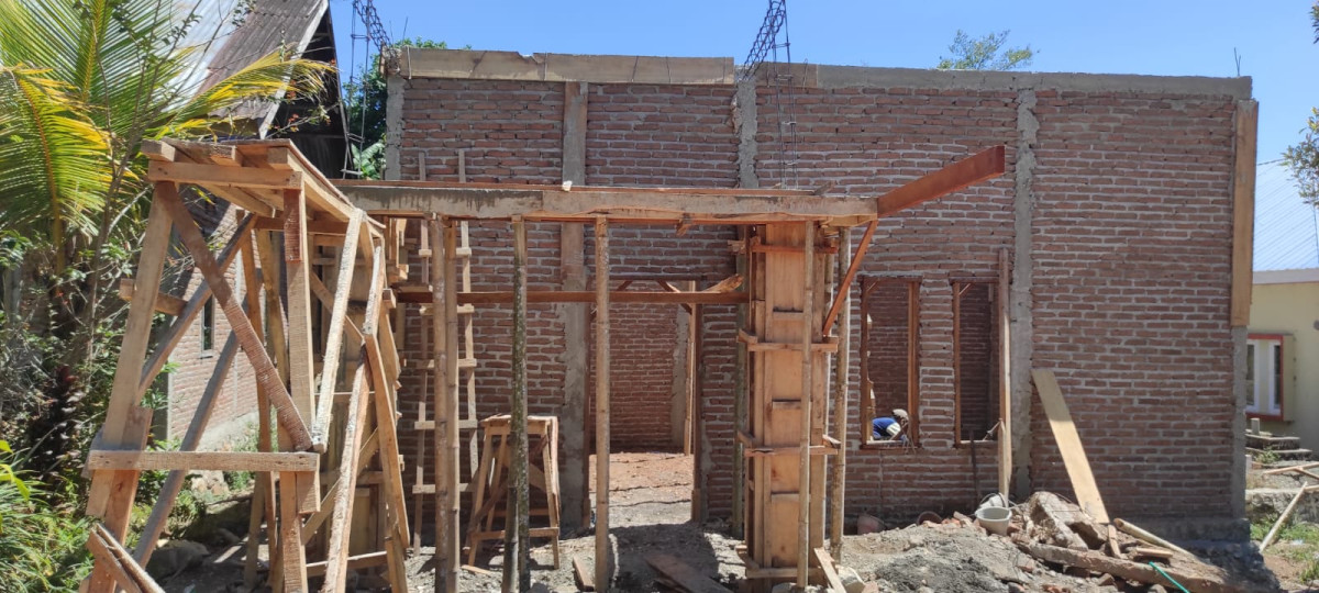 Lanjutan Pembangunan Aula Kantor Desa