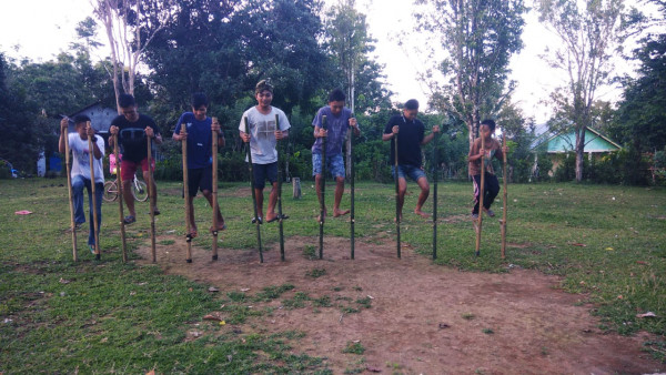 Forum Anak Colli Loloe bermain dongga-dongga