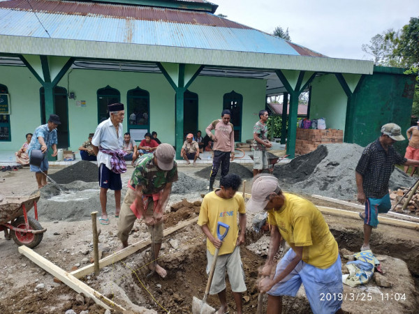 Kerja Bakti Pembuatan Menara Mesjid Nurul Iksan