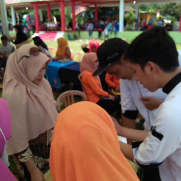 Lomba Menata Buah Parcel