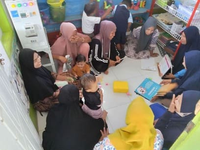 MELAKUKAN PEMBINAAN ANGGOTA BKB DAN PENIMBANGAN BERAT BADAN BADUTA