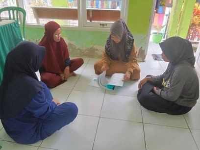 Melakukan pembinaan posyandu KADER TPK