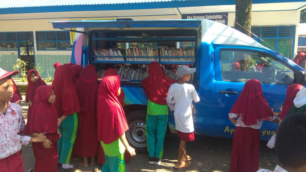 PERPUSTAKAAN KELILING DI KAMPUNG KB