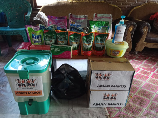 PENYALURAN BANTUAN DI KAMPUNG KB