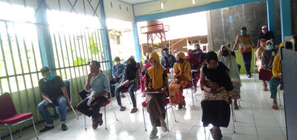 Penyaluran bantuan dampak pandemi covid-19 