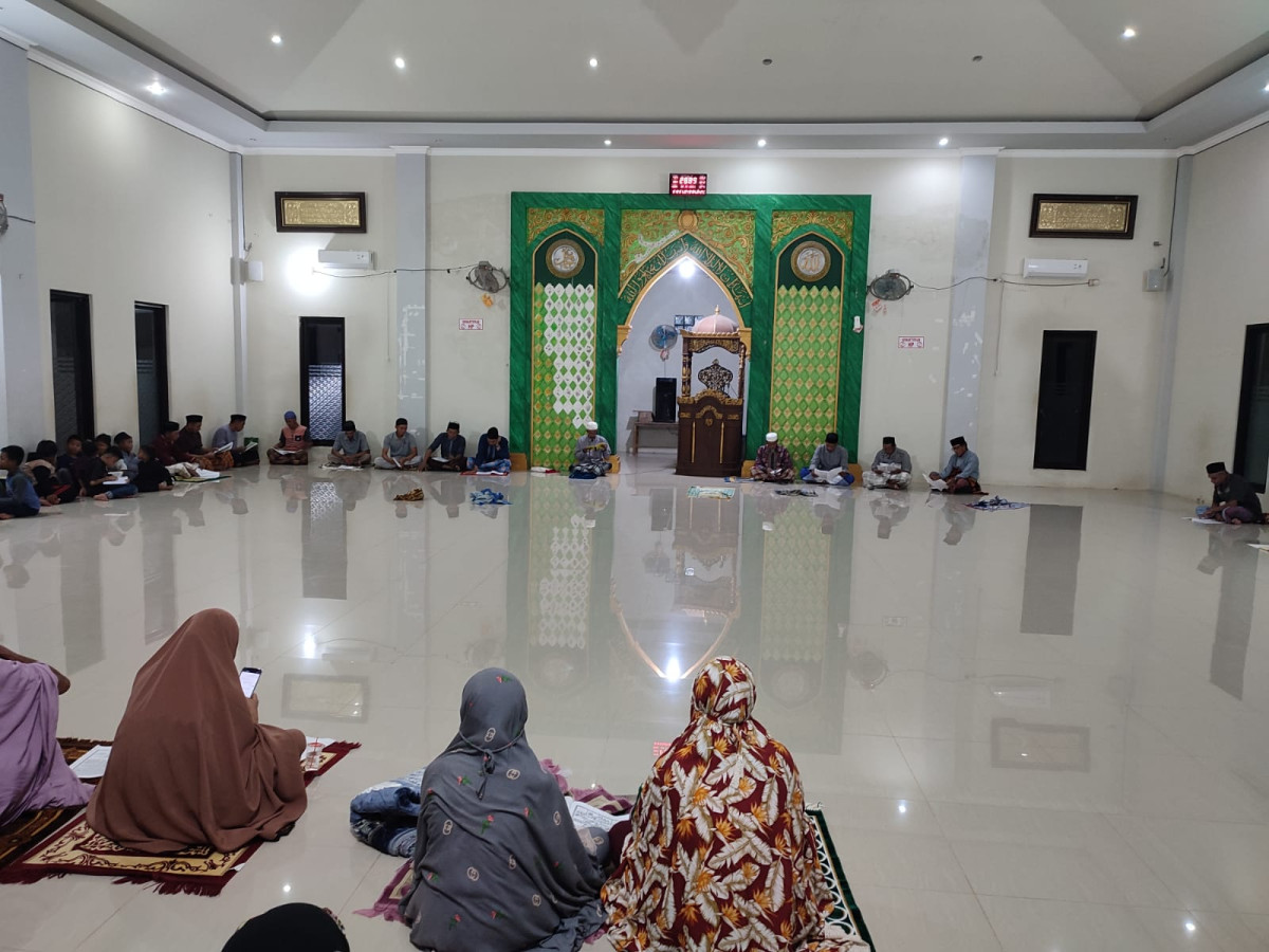 Mengaji bersama surah yasin