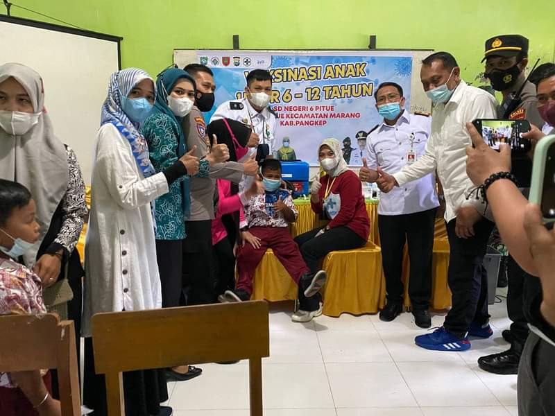 Pelayanan Vaksin kepada Anak Usia 6 - 12 Th di sekolah Dasar Negeri 6 Pitue  /Desa Pitue