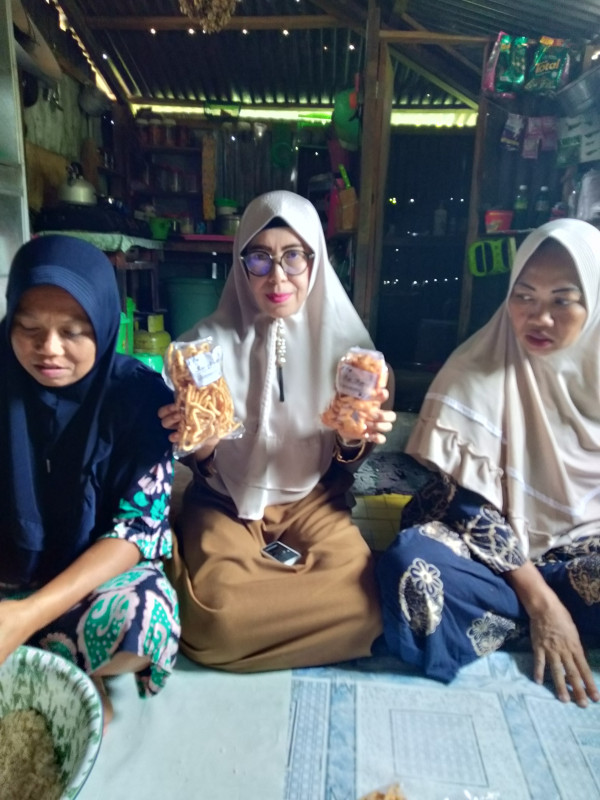 Produksi Klp UPPKS Kue Jintang dan Kue Bantal yang siap dipasasrkan