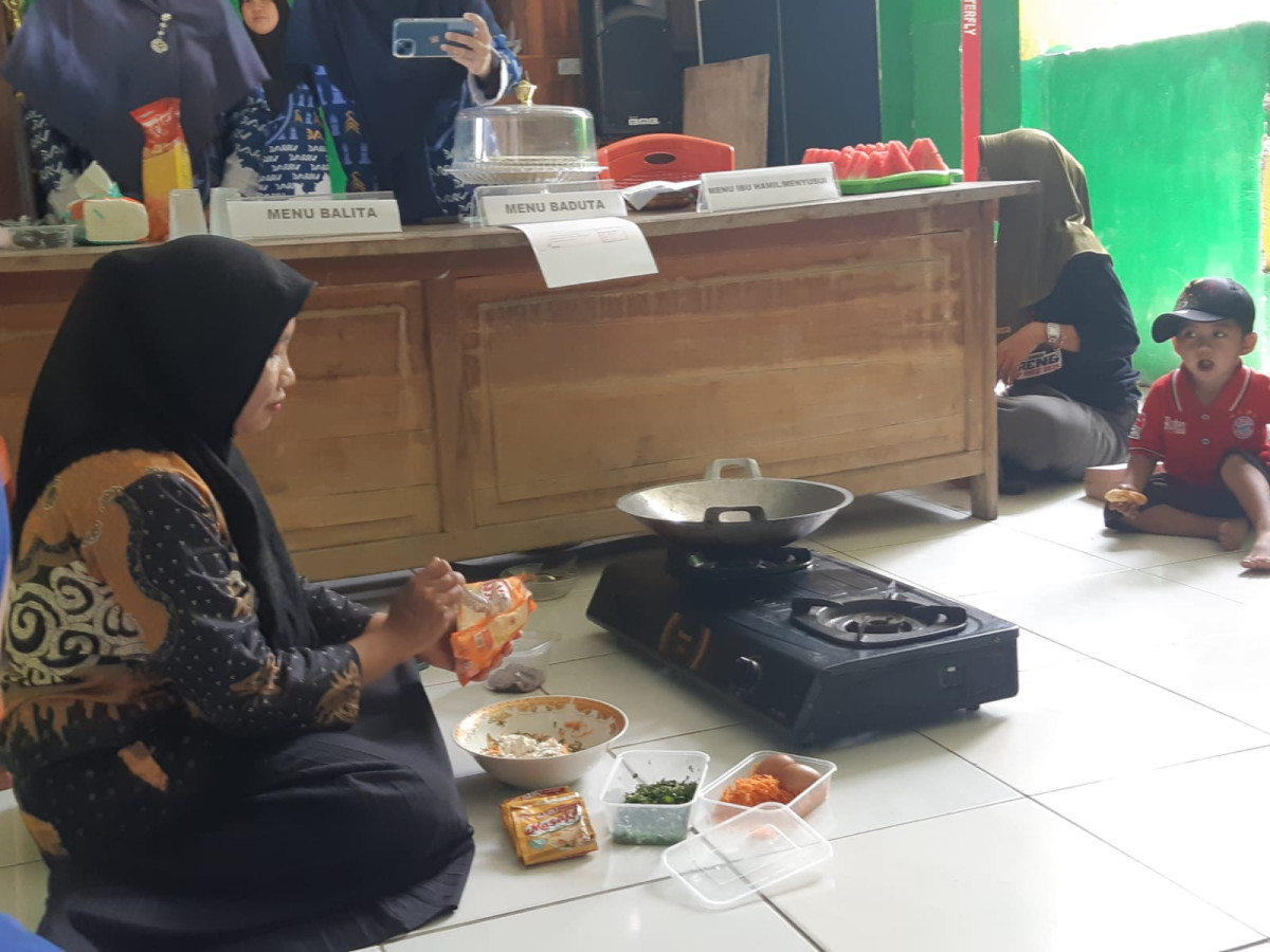 Praktek pembuatan makanan gizi seimbang