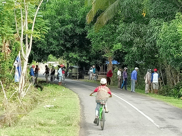 Pemuda juga turut dalam kerja bakti