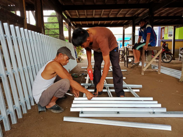 proses pembutan pagar rumah Dataku