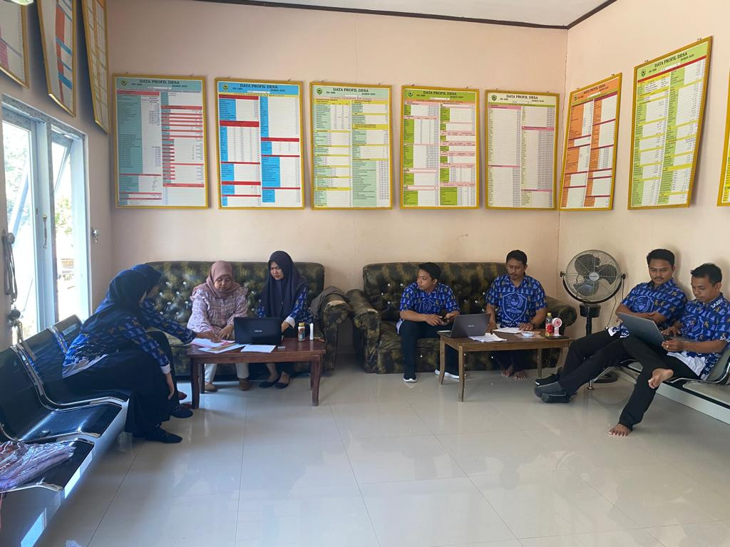 Rapat internal pemerintah desa