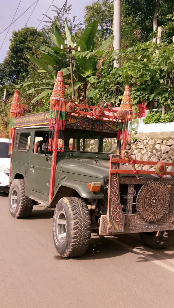 Mobil penggantin dikampung kb tambolang