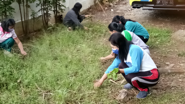 Jumat bersih kampung kb tambolang